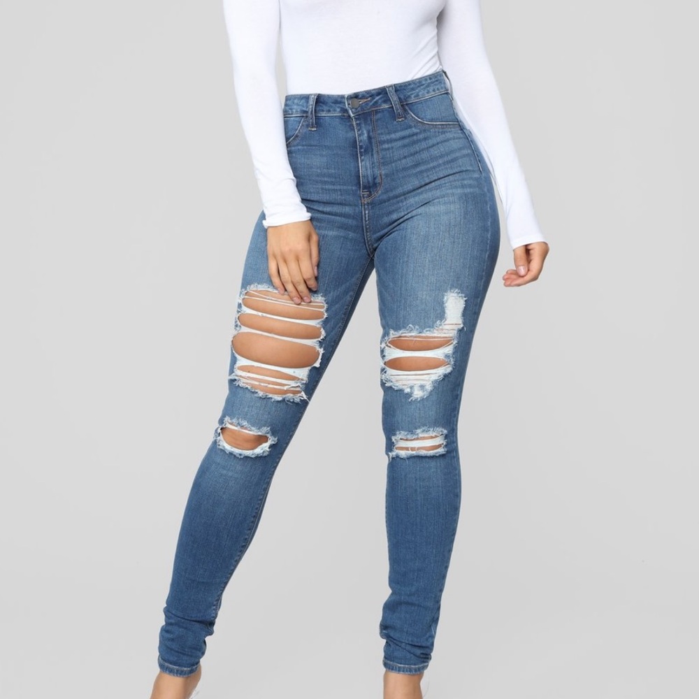 NWT Ripped Skinny Jeans